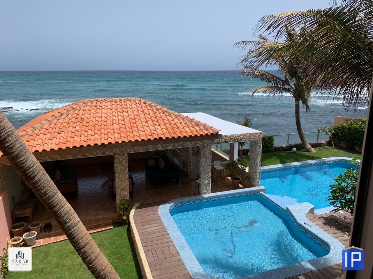 Villa pieds dans l'eau à Ngor