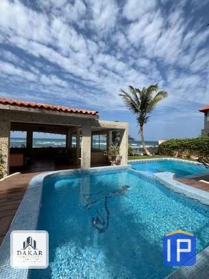 Villa pieds dans l'eau à Ngor
